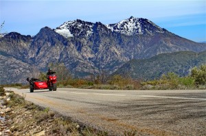 Le routier en Corse est somptueux avec la neige encore sur les sommets