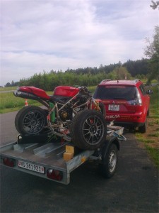 Arrivée chez Albert samedi... 7 jours après la sortie de route. 2000 km A/R pour Patrick. Merci l'ami